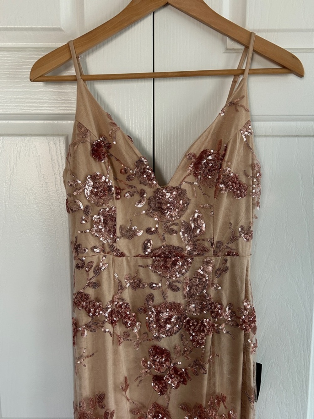 Lulu's NWT Rose Gold Sequins Floral Spaghetti Straps Maxi Dress **Size M** πΈπΈ - Picture 3 of 8
